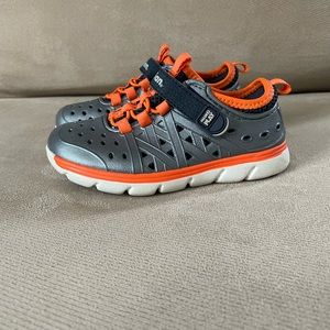 Boys Toddler size 9 water shoes